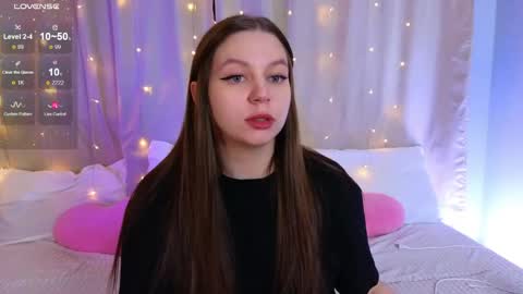Snapshot of kira_briis chatting on 04/26/26, 05:32 Kira Briis online show from 04/26/26, 05:32