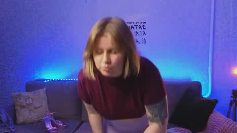 Snapshot of kira_citro chatting on 01/10/25, 12:17 Kira  NEXT STREAM December 4 5pm CET  11am EST online show from 01/10/25, 12:17