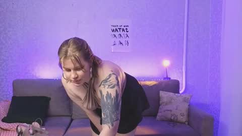 Snapshot of kira_citro chatting on 01/11/25, 12:12 Kira  NEXT STREAM December 4 5pm CET  11am EST online show from 01/11/25, 12:12