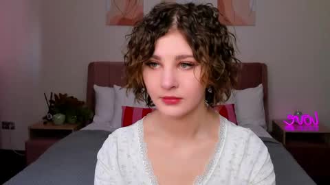 Snapshot of kira_fluffy chatting on 05/25/26, 12:16 Kira online show from 05/25/26, 12:16