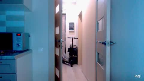 Kira online show from 11/27/25, 08:38