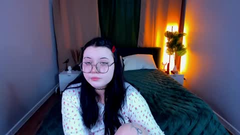 kira online show from 03/25/26, 01:11