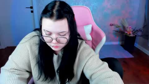 kira online show from 04/13/26, 09:26