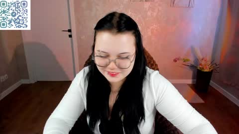 kira online show from 04/18/26, 07:01