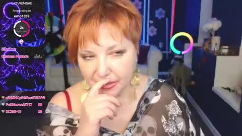 Kira Kennet online show from 10/27/25, 09:52