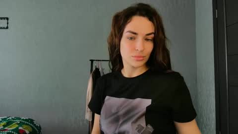 Kira love1 online show from 04/08/26, 09:31