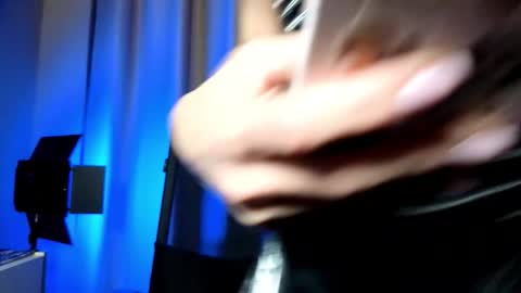 Kira and friends online show from 09/30/25, 07:08