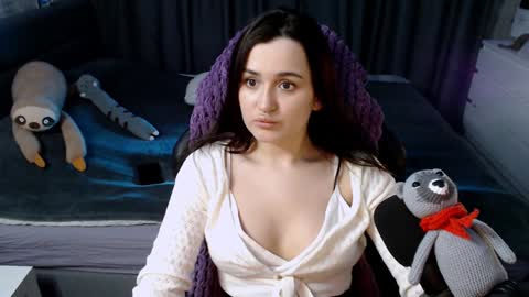 Snapshot of kira_yammy chatting on 01/08/25, 10:16 Kira follow me online show from 01/08/25, 10:16