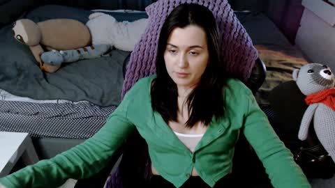 Snapshot of kira_yammy chatting on 01/17/25, 01:47 Kira follow me online show from 01/17/25, 01:47