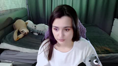 Snapshot of kira_yammy chatting on 01/31/25, 01:12 Kira follow me online show from 01/31/25, 01:12