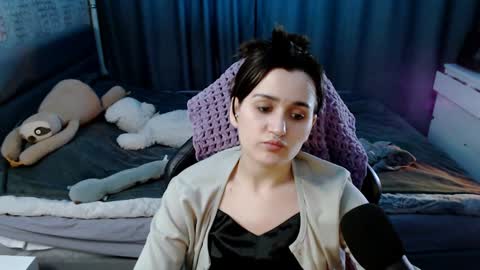 Snapshot of kira_yammy chatting on 02/02/25, 01:45 Kira follow me online show from 02/02/25, 01:45