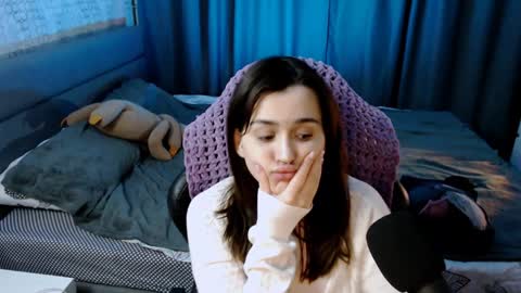 Snapshot of kira_yammy chatting on 02/06/25, 03:48 Kira follow me online show from 02/06/25, 03:48