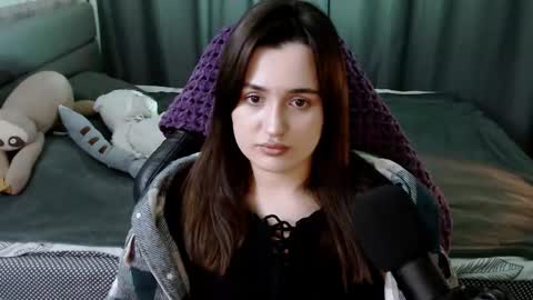 Snapshot of kira_yammy chatting on 02/14/25, 02:54 Kira follow me online show from 02/14/25, 02:54