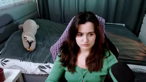 Snapshot of kira_yammy chatting on 03/08/25, 01:50 Kira follow me online show from 03/08/25, 01:50