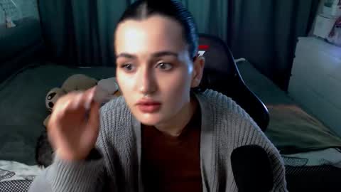 Snapshot of kira_yammy chatting on 02/12/26, 11:00 Kira follow me online show from 02/12/26, 11:00