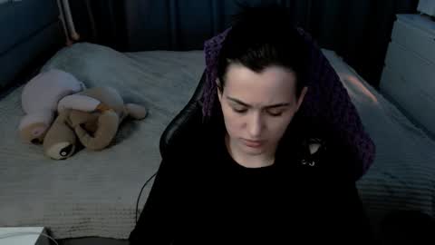 Snapshot of kira_yammy chatting on 03/04/26, 11:00 Kira follow me online show from 03/04/26, 11:00