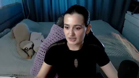 Snapshot of kira_yammy chatting on 07/16/26, 10:49 Kira follow me online show from 07/16/26, 10:49