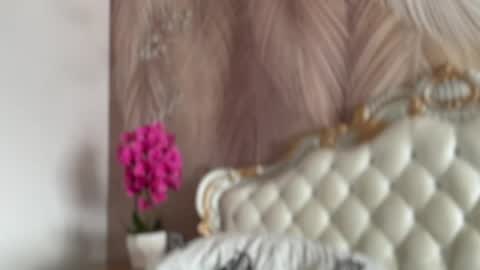 KiraDivine online show from 04/01/26, 12:50