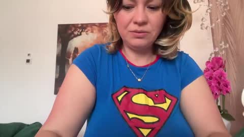 KiraDivine online show from 04/04/26, 11:51