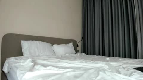 Snapshot of kiraempire chatting on 10/22/25, 02:50 love you online show from 10/22/25, 02:50