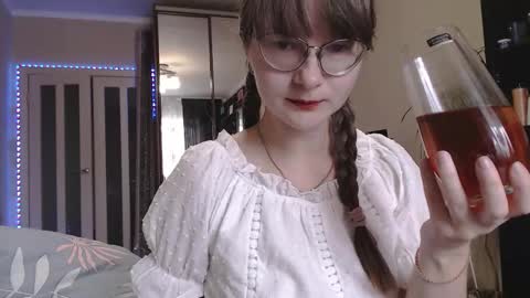 KiraGoldens online show from 09/25/25, 07:01