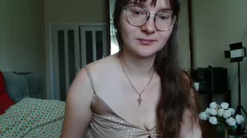 Snapshot of kiragoldens chatting on 06/17/26, 06:27 KiraGoldens online show from 06/17/26, 06:27