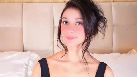 kira online show from 09/08/25, 11:26