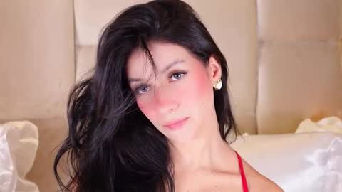 kira online show from 10/08/25, 01:47