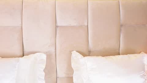 kira online show from 10/13/25, 01:05