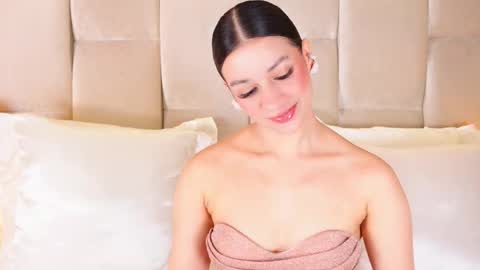 kira online show from 12/13/25, 11:21