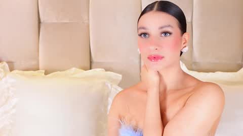 kira online show from 12/22/25, 02:30