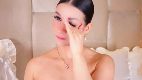 kira online show from 02/04/26, 08:25