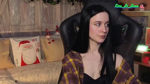 Snapshot of kiralilime chatting on 01/08/25, 04:02 Kira online show from 01/08/25, 04:02