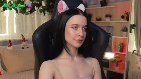 Snapshot of kiralilime chatting on 01/19/25, 12:28 Kira online show from 01/19/25, 12:28