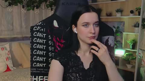 Snapshot of kiralilime chatting on 03/09/25, 09:36 Kira online show from 03/09/25, 09:36