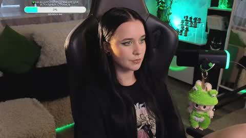 Snapshot of kiralilime chatting on 10/05/25, 11:30 Kira online show from 10/05/25, 11:30