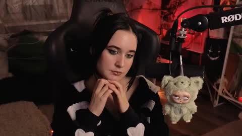 Snapshot of kiralilime chatting on 11/02/25, 01:19 Kira online show from 11/02/25, 01:19