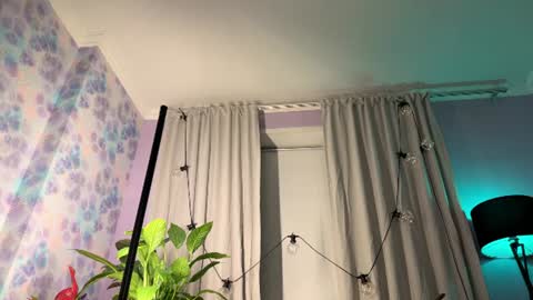 Kira    online show from 06/19/26, 08:23