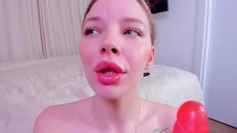 Snapshot of kiralotus chatting on 03/12/25, 05:13 little vampire online show from 03/12/25, 05:13