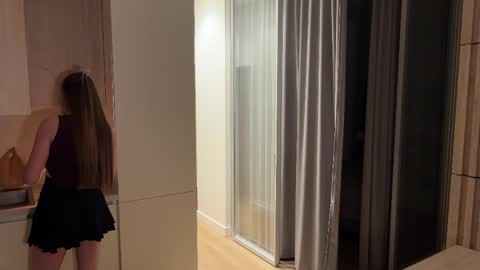 Kira online show from 10/21/25, 03:13