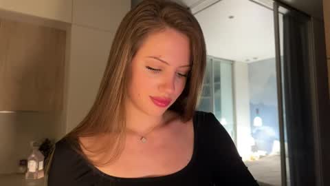 Kira online show from 03/02/26, 06:59