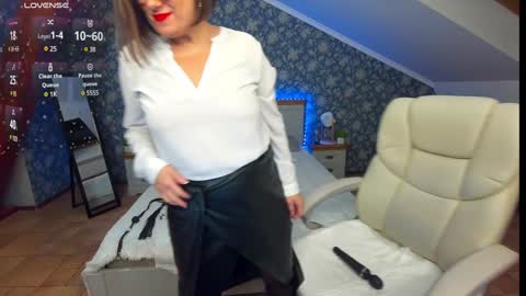 Snapshot of kiraroxx chatting on 01/23/25, 03:11 Kira online show from 01/23/25, 03:11