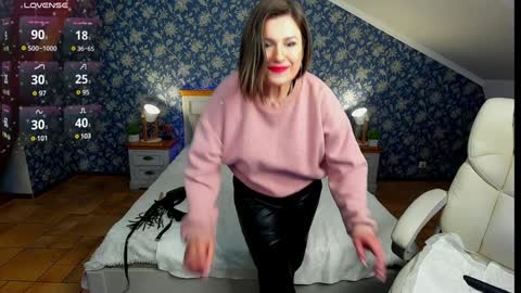 Snapshot of kiraroxx chatting on 02/05/25, 03:20 Kira online show from 02/05/25, 03:20