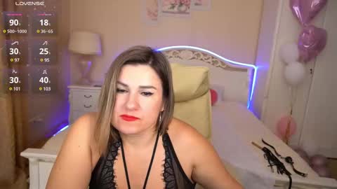 Snapshot of kiraroxx chatting on 03/02/25, 10:05 Kira online show from 03/02/25, 10:05