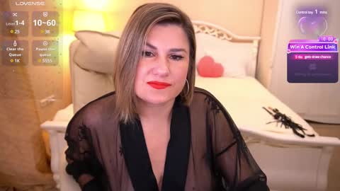 Snapshot of kiraroxx chatting on 03/10/25, 10:34 Kira online show from 03/10/25, 10:34