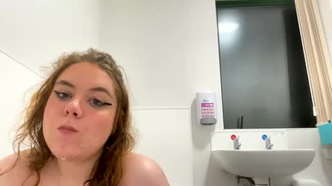 kiraslut981151 online show from 03/02/26, 09:32