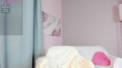 KiraSun online show from 11/12/25, 12:16