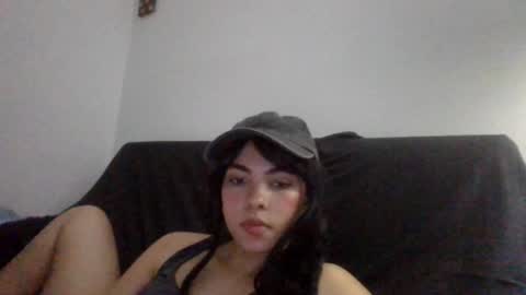 Snapshot of kiri_cute chatting on 01/05/25, 08:22 Kiri online show from 01/05/25, 08:22