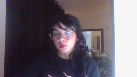 Snapshot of kiri_cute chatting on 02/14/25, 05:19 Kiri online show from 02/14/25, 05:19