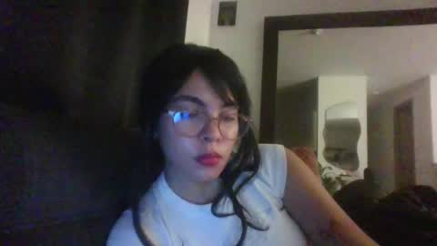 Snapshot of kiri_cute chatting on 02/17/25, 04:53 Kiri online show from 02/17/25, 04:53